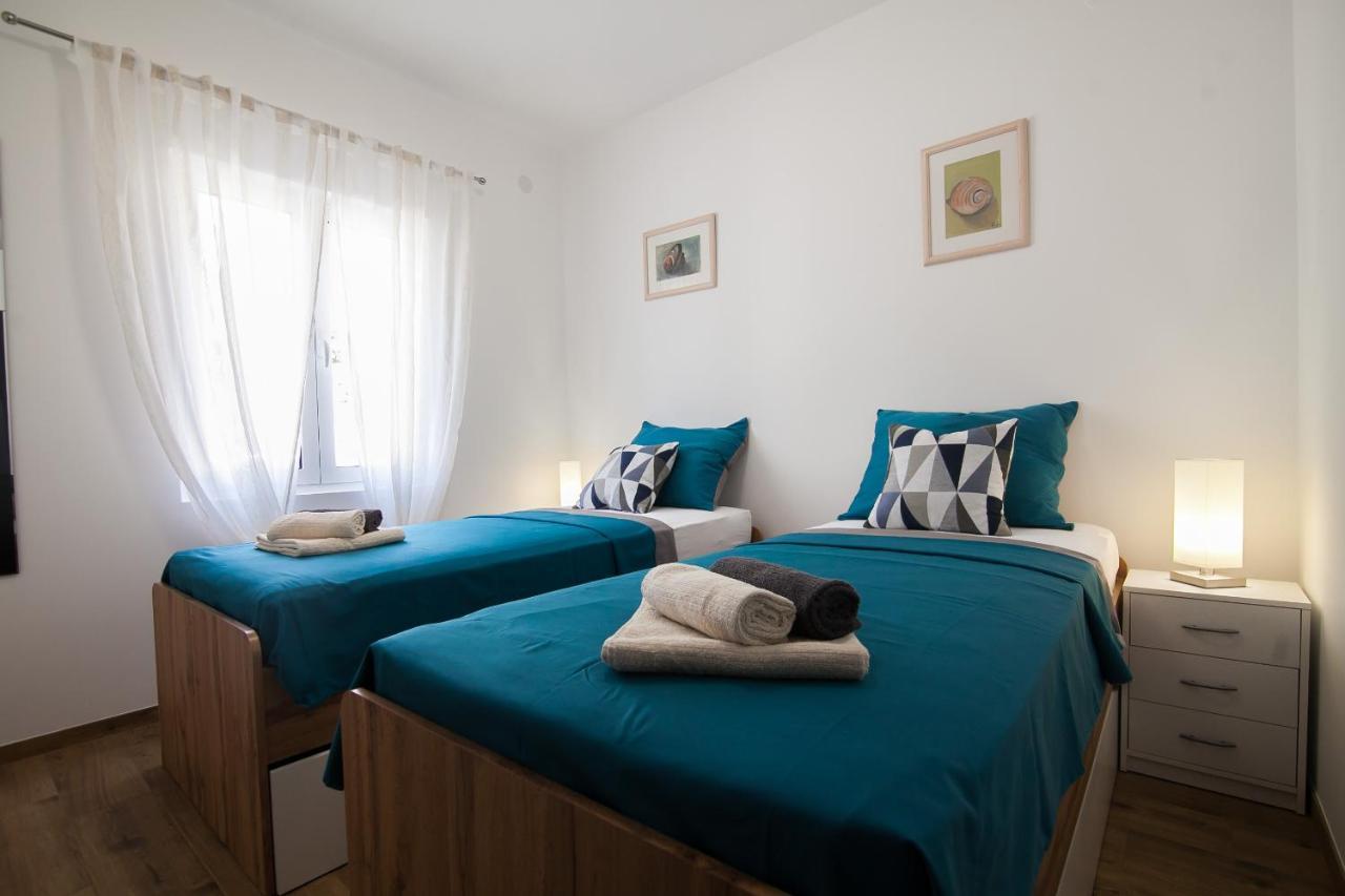 Family Apartments Brach Bol Esterno foto