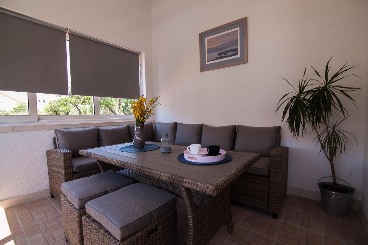 Family Apartments Brach Bol Esterno foto